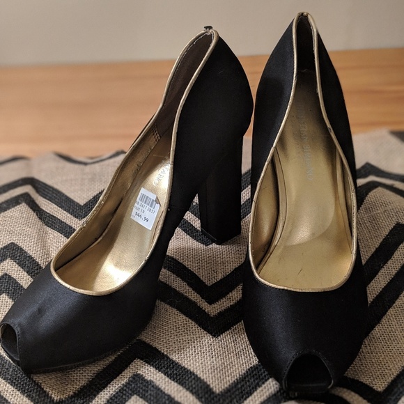 3/$25-Christian Siriano peep-toe heels - Picture 6 of 6